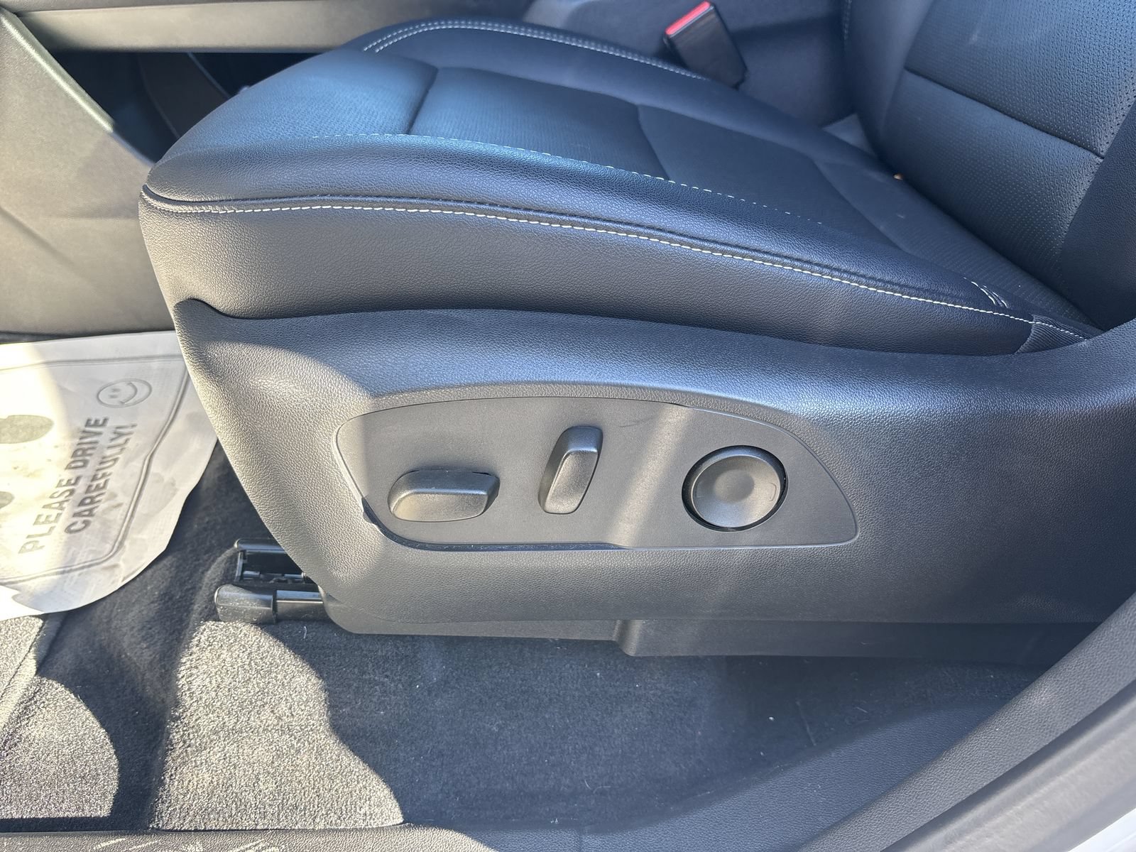 Used 2025 Chevrolet Traverse LT w/ Midnight/Sport Edition FWD image 15