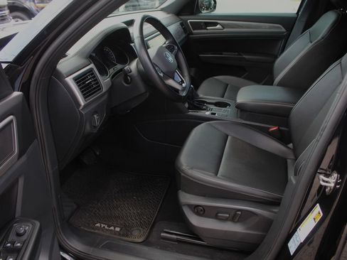 Used 2020 Volkswagen Atlas Cross Sport SE FWD image 15