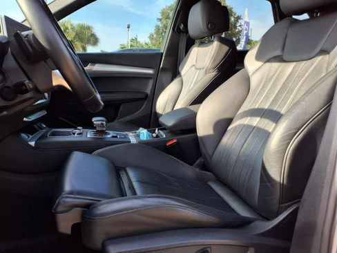 Used 2020 Audi Q5 2.0T Titanium Premium Plus w/ Premium Plus Package image 14