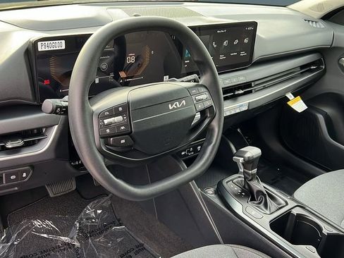 Used 2025 Kia K4 LXS image 8