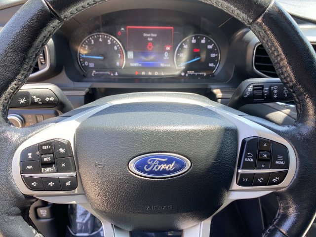 Used 2022 Ford Explorer Limited w/ Equipment Group 301A AWD/4WD image 15