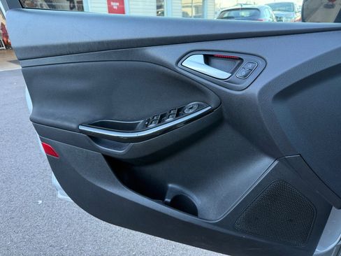 Used 2015 Ford Focus Titanium image 22