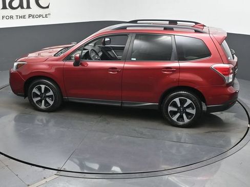 Used 2017 Subaru Forester 2.5i Premium w/ All-Weather Package AWD/4WD image 43