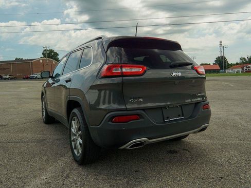 Used 2018 Jeep Cherokee Limited AWD/4WD image 4