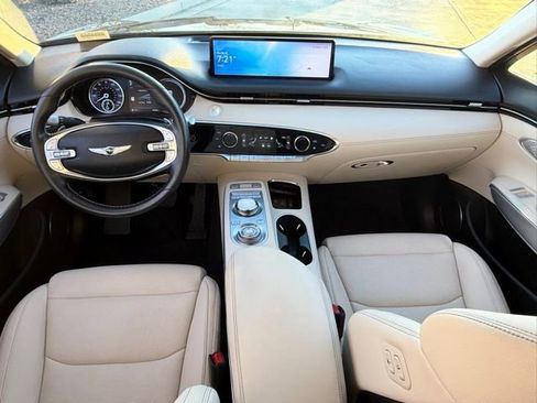 Used 2023 Genesis GV70 2.5T Select w/ Select Package image 11