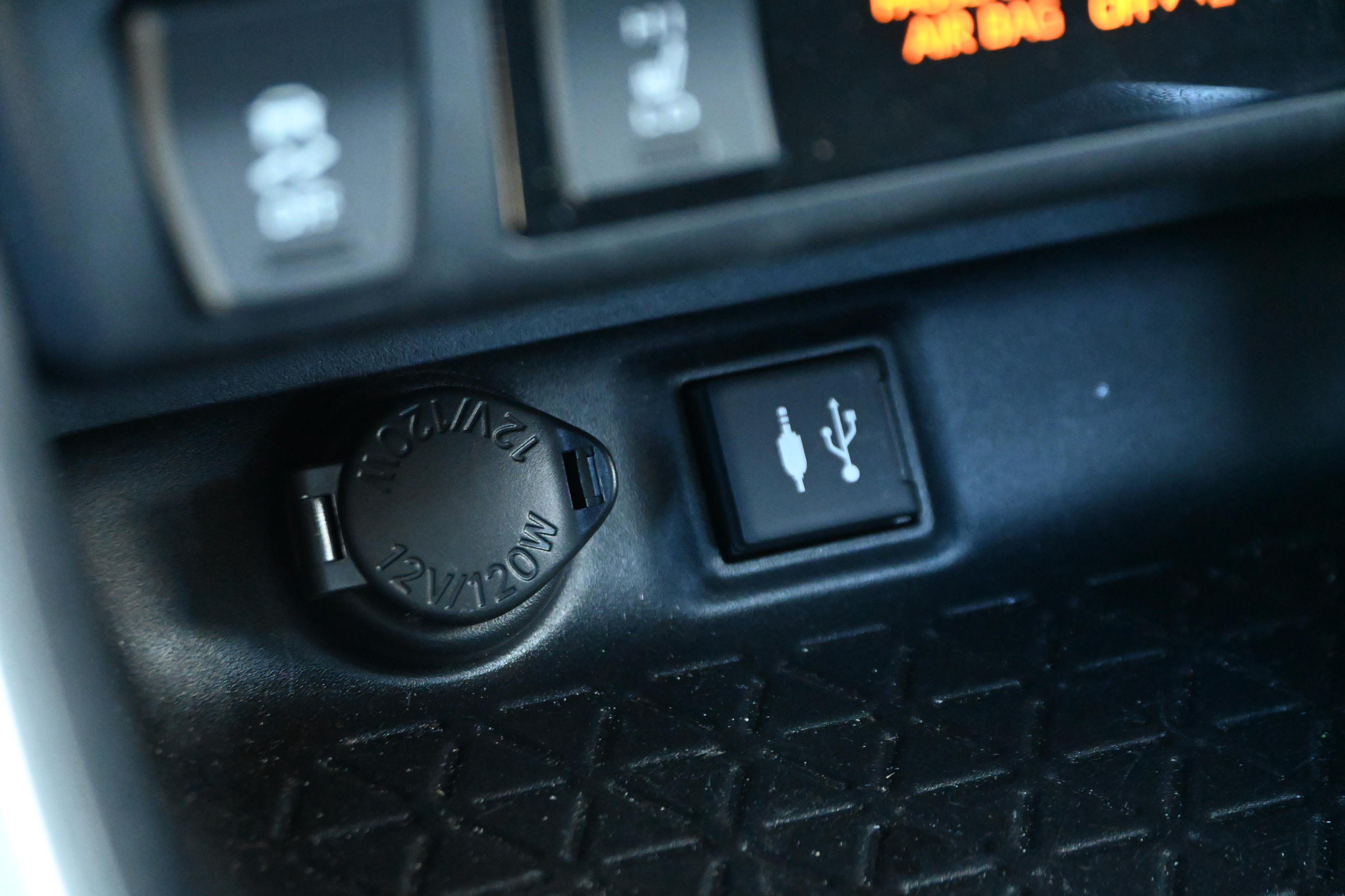 Used 2019 Toyota RAV4 XLE w/ Convenience Package AWD/4WD image 23