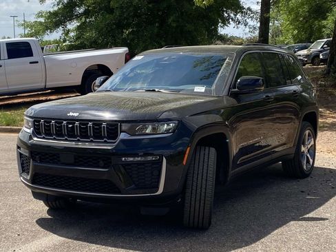 New 2026 Jeep Grand Cherokee Limited w/ Luxury Tech Group II RWD image 33