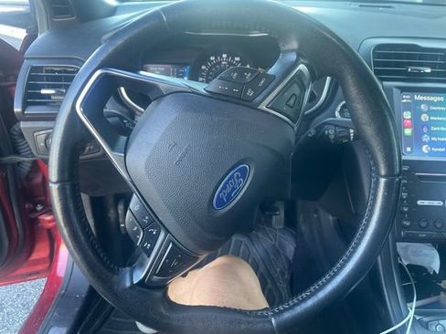 Used 2019 Ford Fusion Titanium AWD/4WD image 16