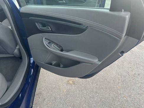 Used 2014 Chevrolet Impala LT FWD image 2