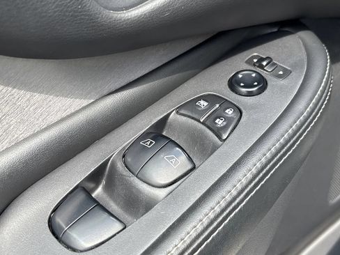 Used 2022 Nissan Murano S AWD/4WD image 11