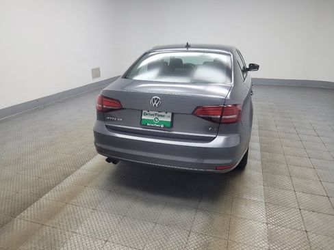Used 2017 Volkswagen Jetta SE FWD image 7