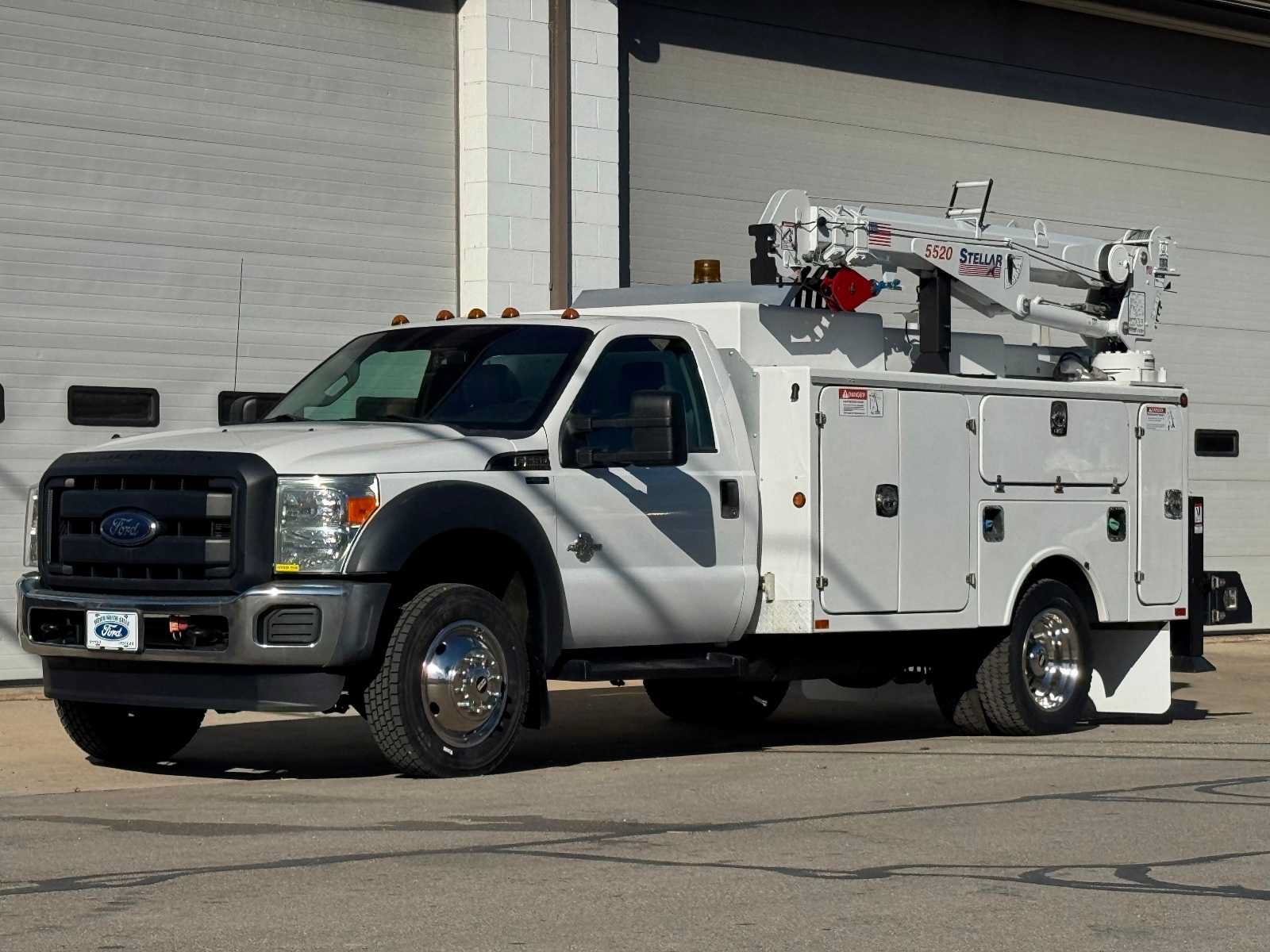 Used 2015 Ford F550 2WD Regular Cab Super Duty image 1