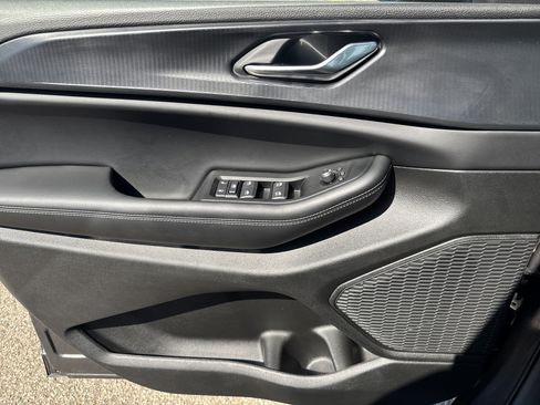 New 2025 Jeep Grand Cherokee Laredo w/ Luxury Tech Group I image 9