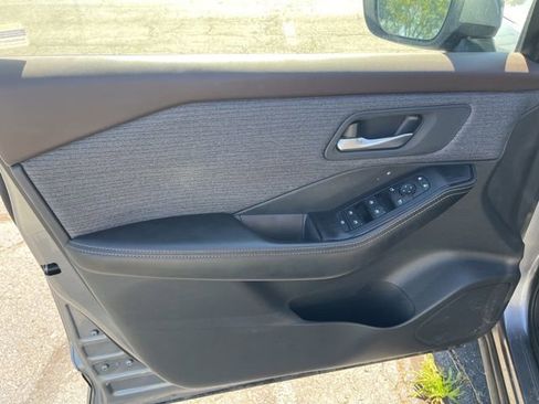 Used 2021 Nissan Rogue SV AWD/4WD image 5