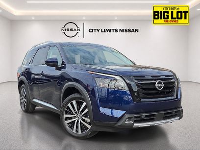 Used 2025 Nissan Pathfinder Platinum w/ Lighting Package (N92)