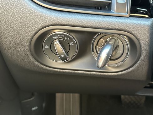Used 2023 Porsche Macan image 27