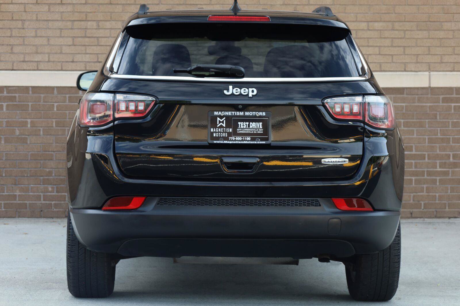 Used 2019 Jeep Compass Latitude FWD image 10