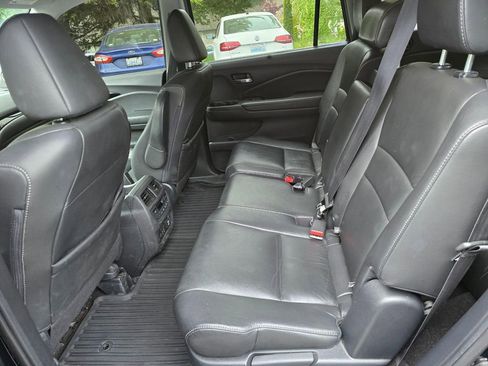 Used 2019 Honda Pilot Touring image 10