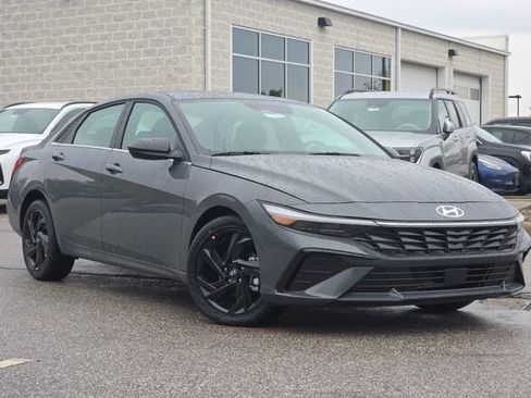 New 2026 Hyundai Elantra SEL Sport Premium FWD image 2