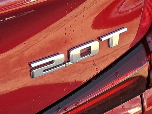 Used 2019 Cadillac XT4 Luxury w/ Cold Weather Package image 27