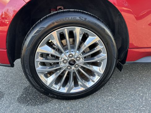 Used 2024 Ford Edge Titanium w/ Titanium Elite Package image 17