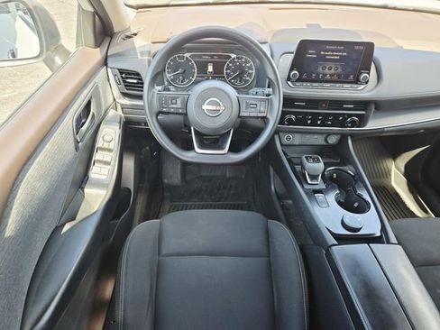 Used 2023 Nissan Rogue S AWD/4WD image 7