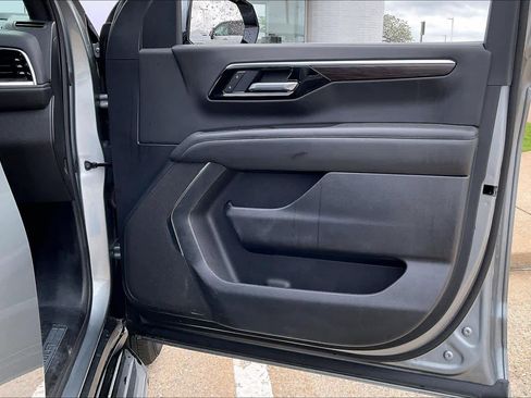 Used 2025 Chevrolet Tahoe LT image 21