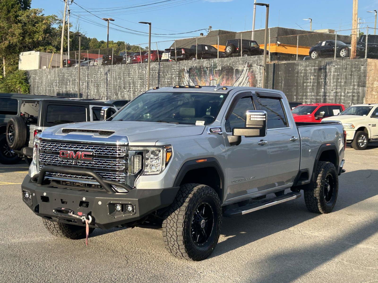 Used 2020 GMC Sierra 2500 Denali w/ Denali Ultimate Package AWD/4WD image 3
