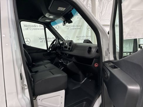 New 2025 Mercedes-Benz Sprinter 2500 image 10