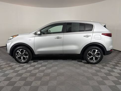 Used 2022 Kia Sportage LX AWD/4WD image 6