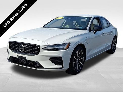 Certified 2025 Volvo S60 T8 Plus AWD/4WD image 4
