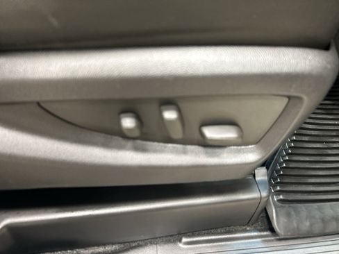 Used 2015 GMC Sierra 2500 SLT w/ Duramax Plus Package image 30