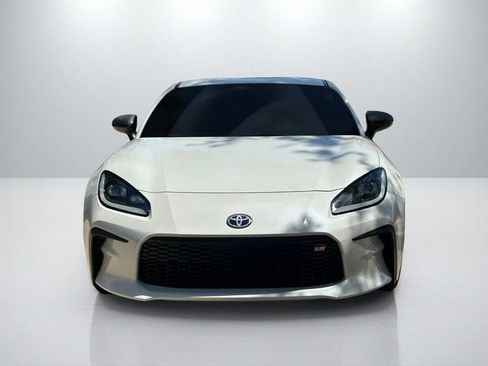 Used 2023 Toyota GR86 RWD image 2