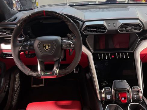 Used 2019 Lamborghini Urus image 12