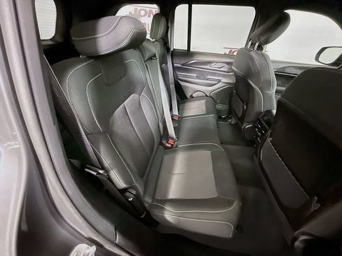 Used 2025 Jeep Grand Cherokee Laredo w/ MOPAR Finishing Package AWD/4WD image 29