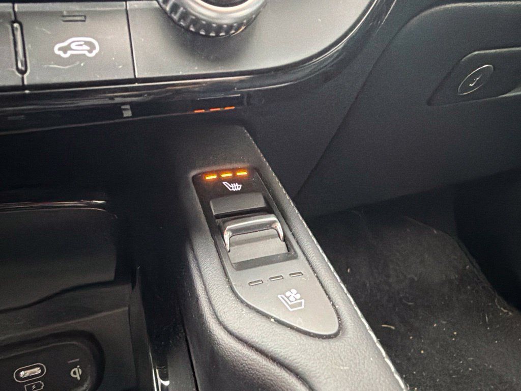 Certified 2025 Kia Telluride SX Prestige X-Line AWD/4WD image 13