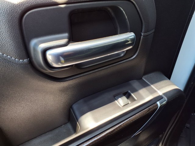 Used 2019 Chevrolet Silverado 1500 RST AWD/4WD image 17