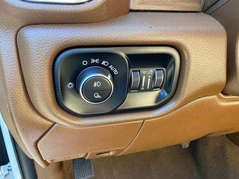 Used 2022 RAM 3500 Laramie AWD/4WD image 16