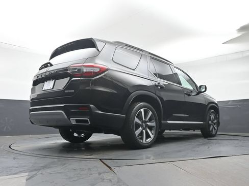 Used 2023 Honda Pilot Touring image 36
