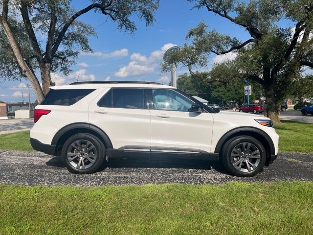 Used 2023 Ford Explorer XLT w/ Equipment Group 202A AWD/4WD image 1