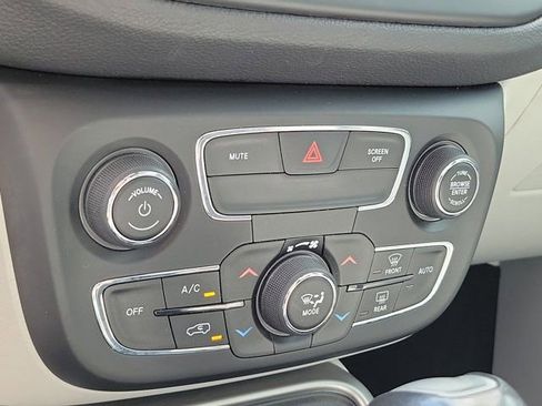 Used 2019 Jeep Compass Latitude w/ Popular Equipment Group image 27