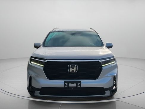 Used 2024 Honda Pilot Touring image 8