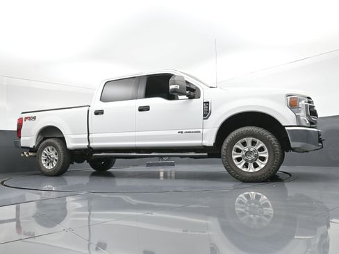 Used 2021 Ford F250 XLT w/ FX4 Off-Road Package image 22