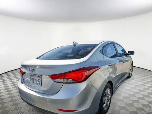Used 2016 Hyundai Elantra SE image 6