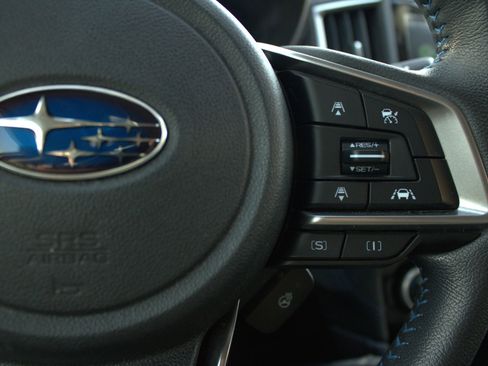 Used 2019 Subaru Crosstrek Hybrid w/ Moonroof Package w/Navigation image 16