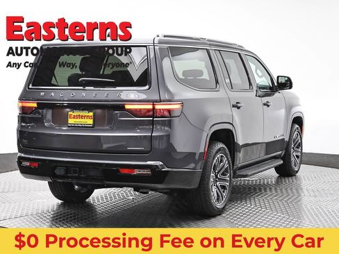 Used 2024 Jeep Wagoneer Series II AWD/4WD image 5