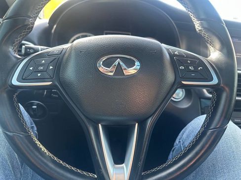 Used 2018 INFINITI QX30 Premium w/ Navigation Package image 17