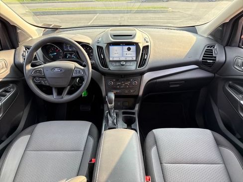 Used 2018 Ford Escape SE w/ SE Sync 3 Package AWD/4WD image 18