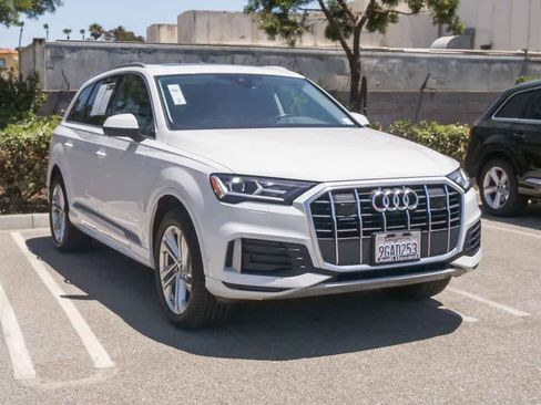 Used 2023 Audi Q7 2.0T Premium w/ Convenience Package AWD/4WD image 3