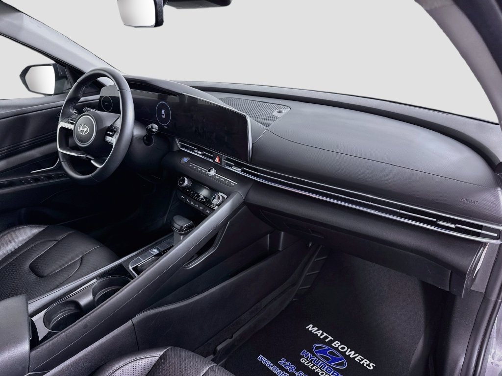 Certified 2025 Hyundai Elantra Limited FWD image 31